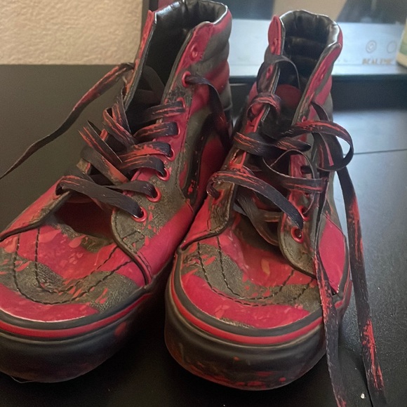 Vans nightmare on elm street sneakers - Picture 1 of 2